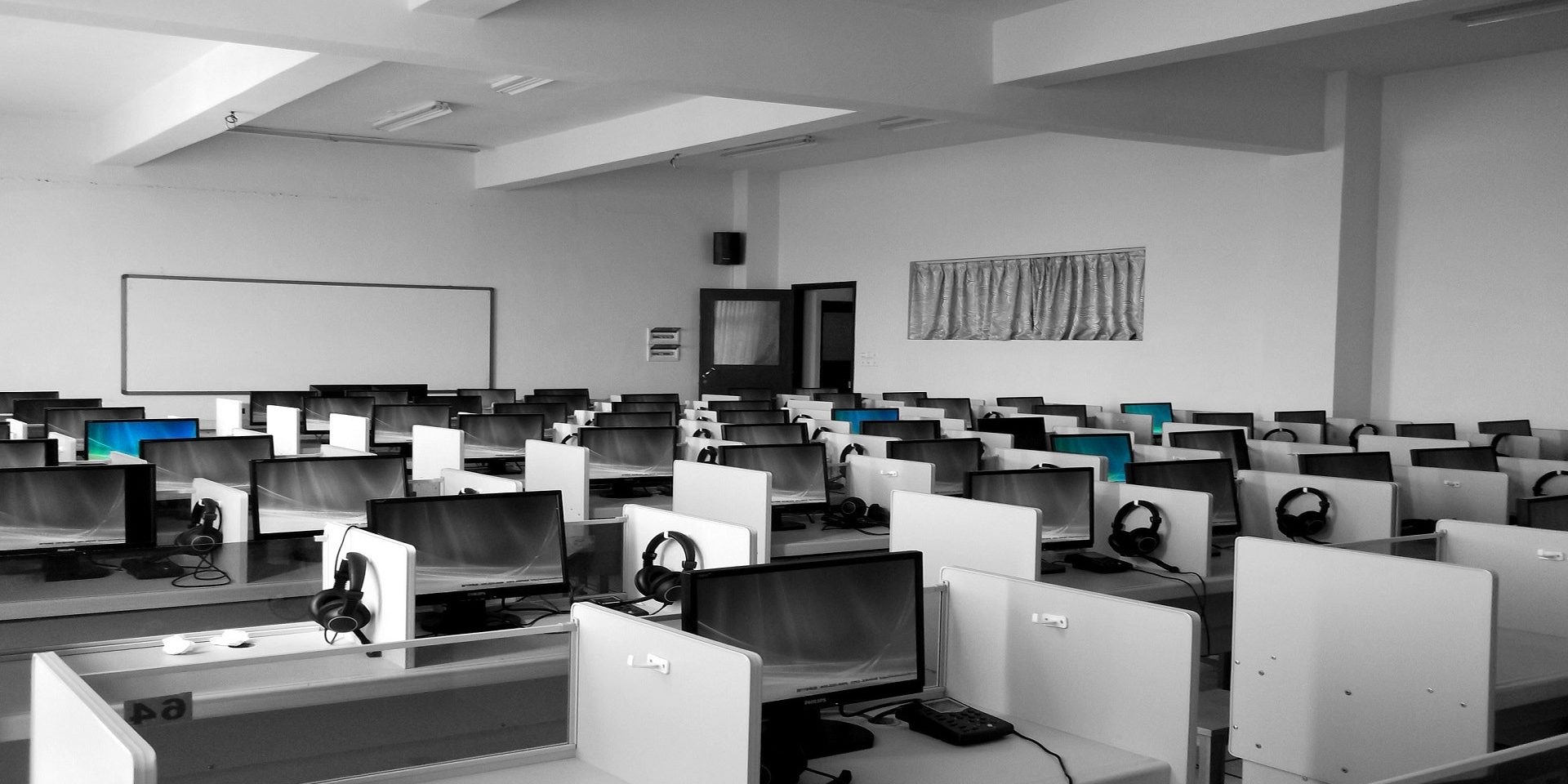 business-businessmen-classroom-communication-267507 Activité partielle