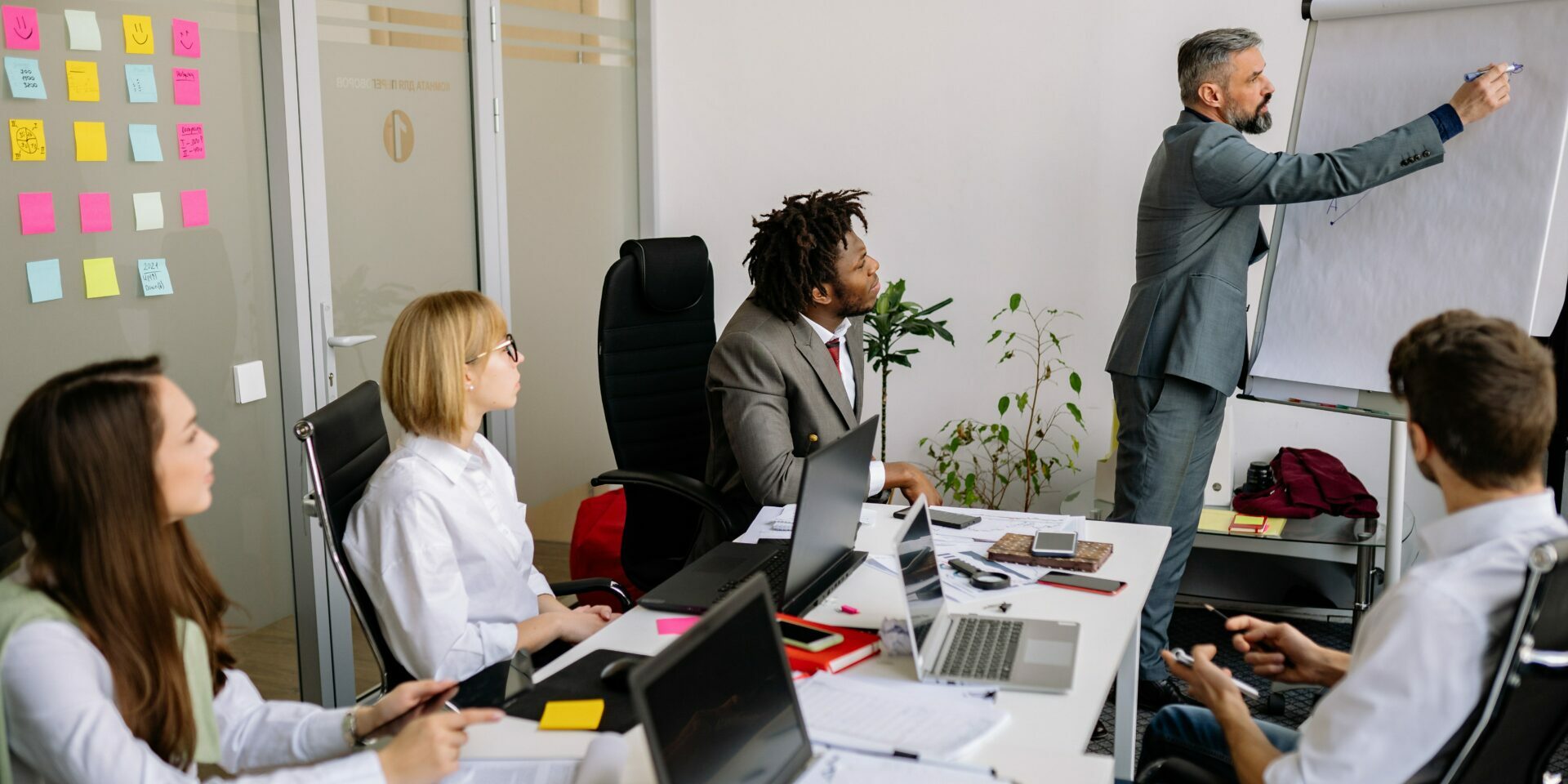 UES vs Comite de groupe