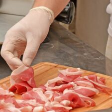 La Situation économique de la filière de la Charcuterie en 2023 - planche de charcuterie